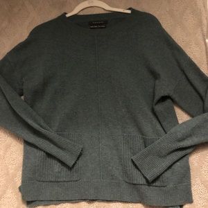 Tahari cashmere sweater